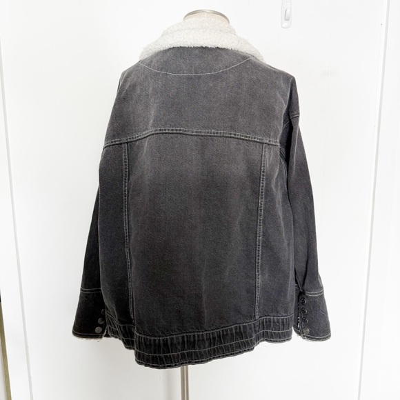 Free People We The Free‎ Ariel Cozy Denim Bomber Jacket Faded Black Sherpa Large - Picture 5 of 10